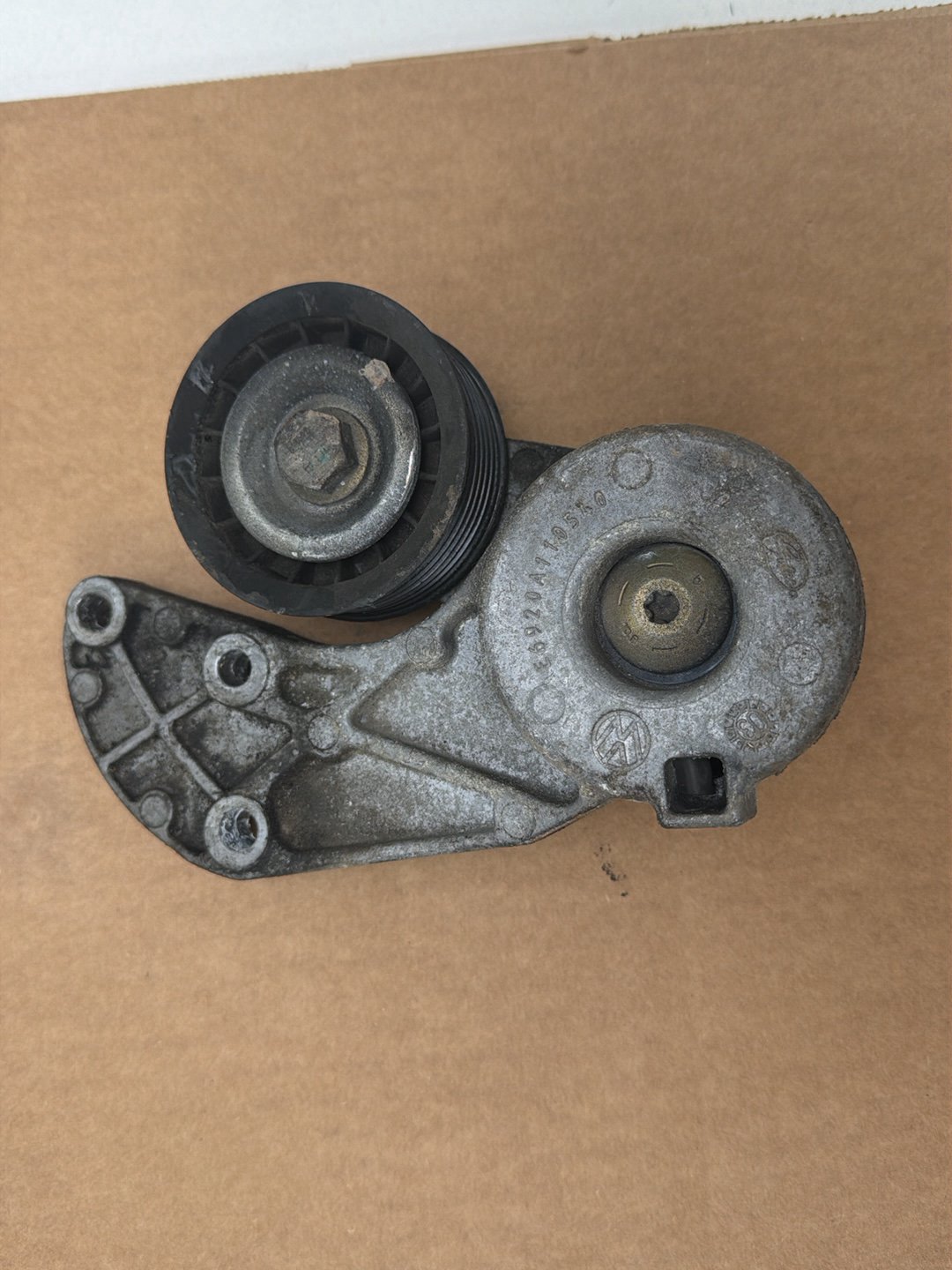 2004-2006 Porsche Cayenne 9PA-3.2L Drive Belt Tensioner Assembly 022146299E OEM