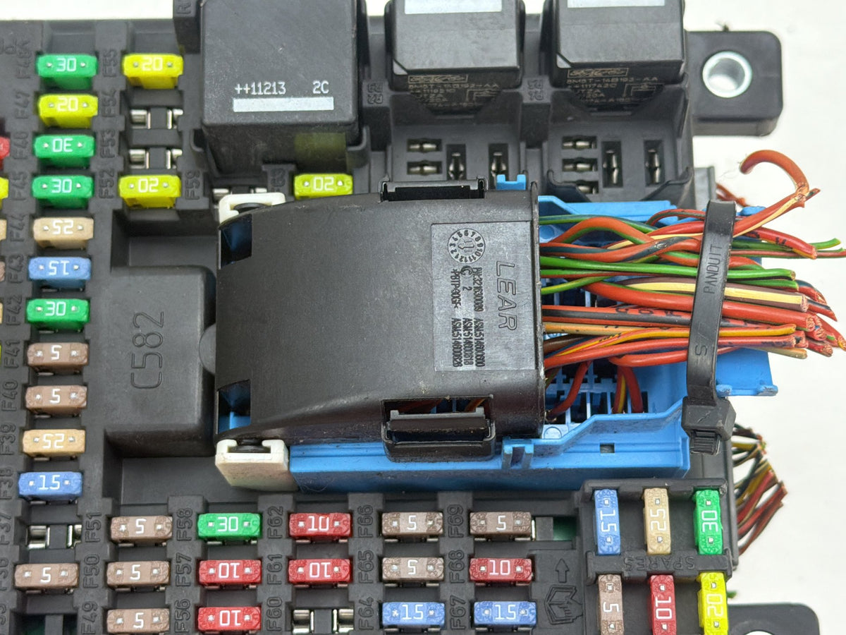 2010-2012 Land Rover Range Rover L322 Junction Fuse Box Body Control Module OEM