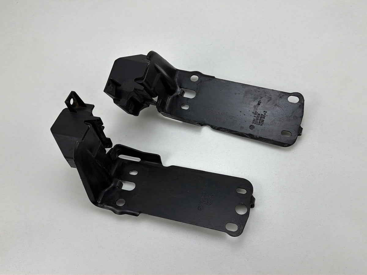 2014 BMW X1 E84 SUV Radiator Top Mounting Bracket 23781010 OEM