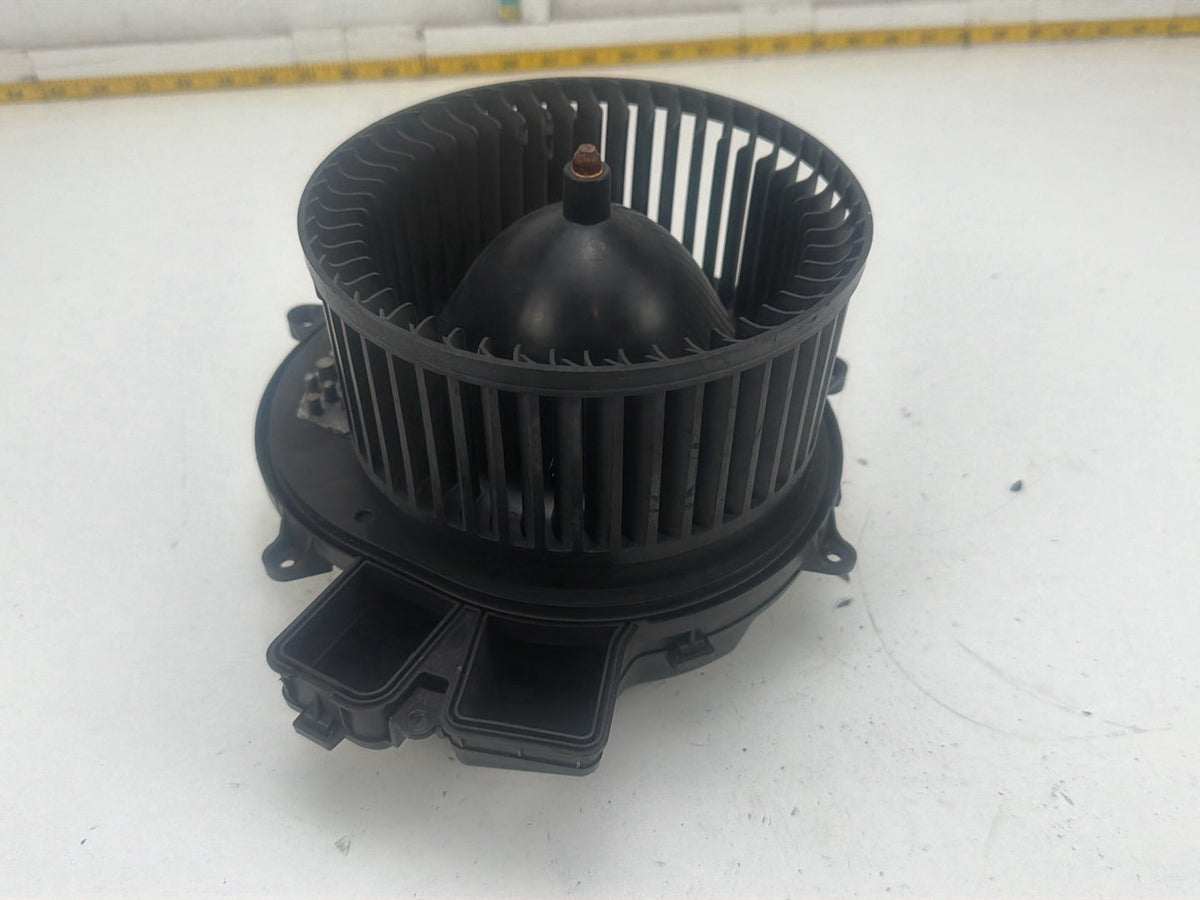 2012-2015 Mercedes-Benz ML550 Front HVAC Heater Blower Motor Fan T1015113G OEM