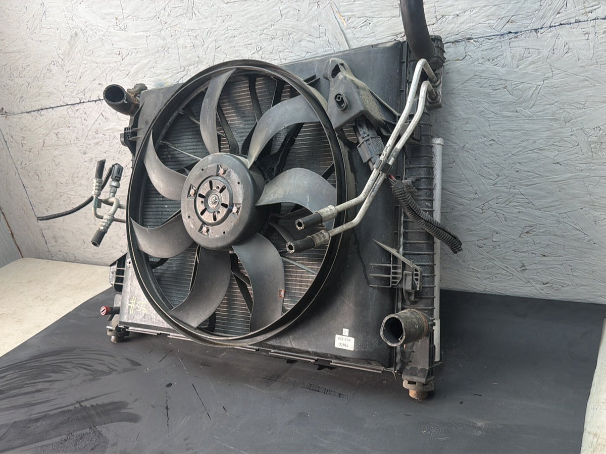 2011-2013 Jeep Grand Cherokee Engine Radiator Cooling Fan Shroud Module OEM