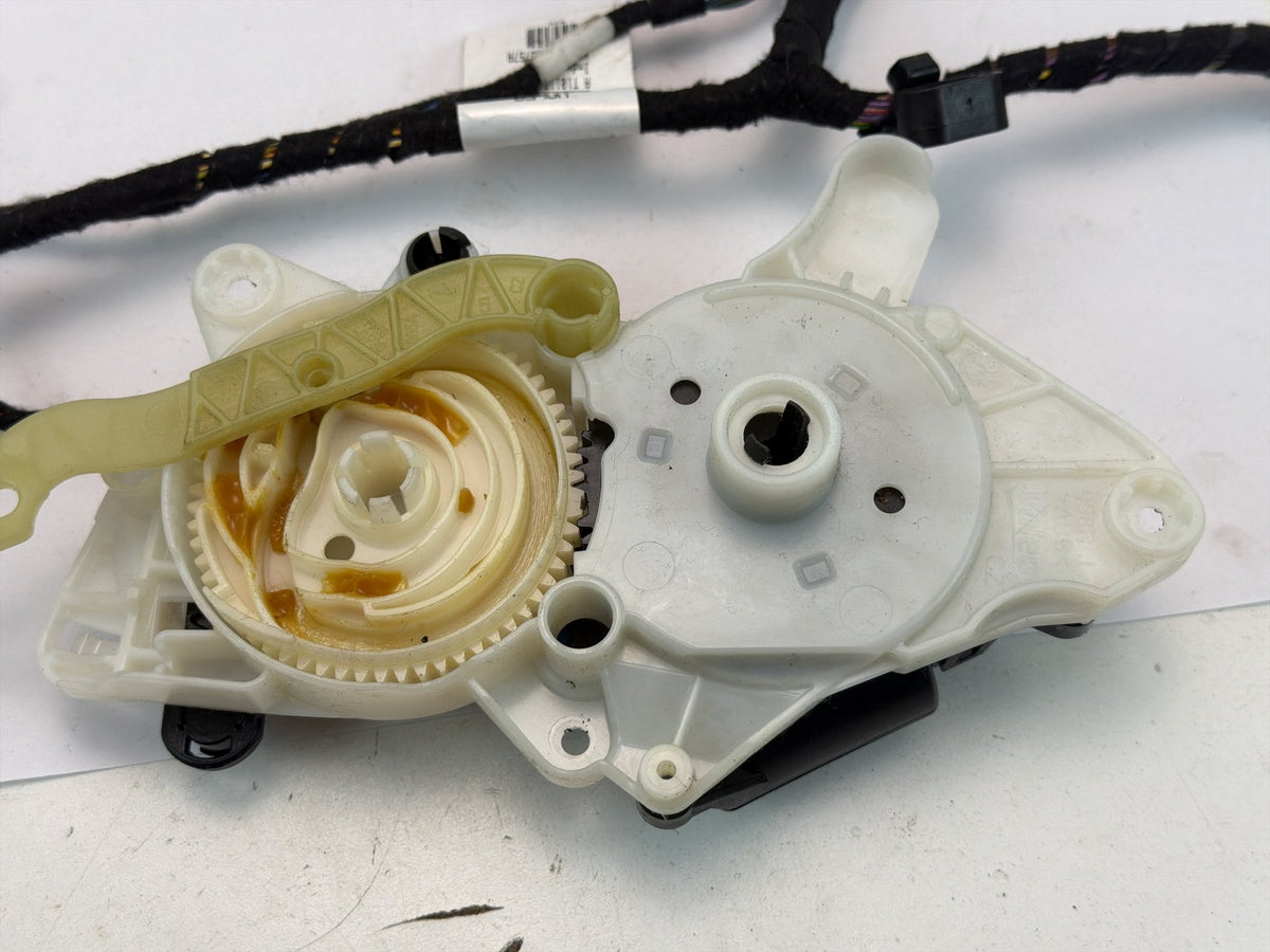 2015-2020 Audi A3 A/C Heater Blend Door Flap Actuator Motor Bracket Wire OEM