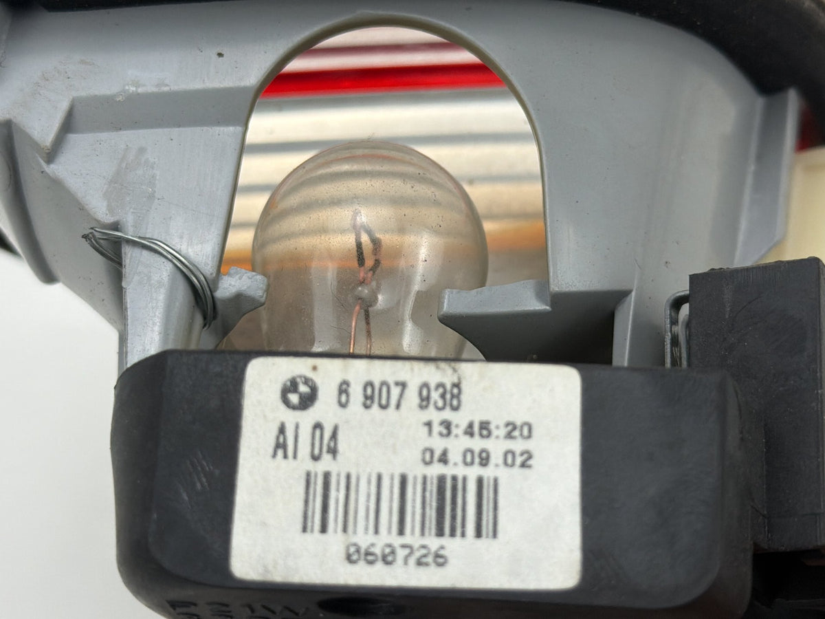 2002-2005 BMW E46 325i Sedan Rear Right Trunk Mounted Tail Light 6907938 OEM