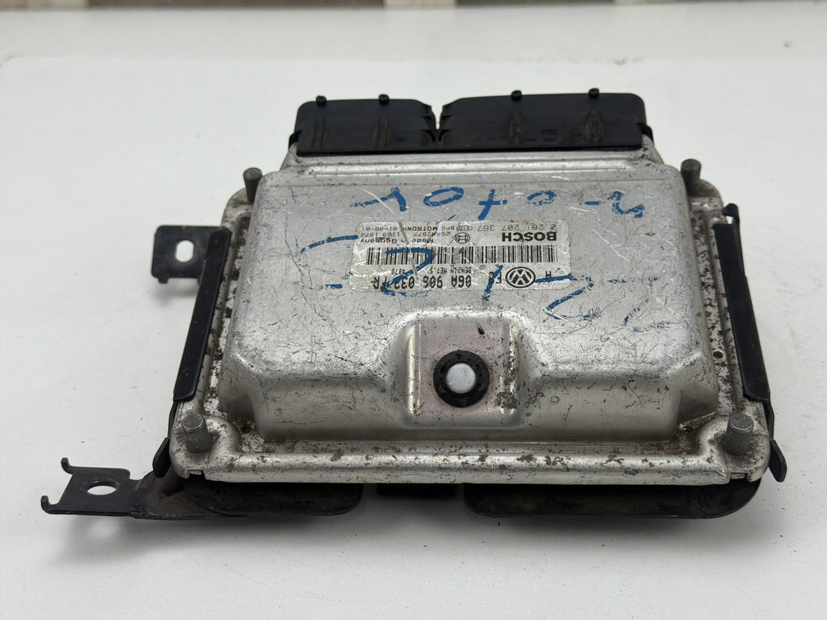 2002-2003 Volkswagen Jetta Engine Computer/ ECU Control Module 06A906032FR OEM