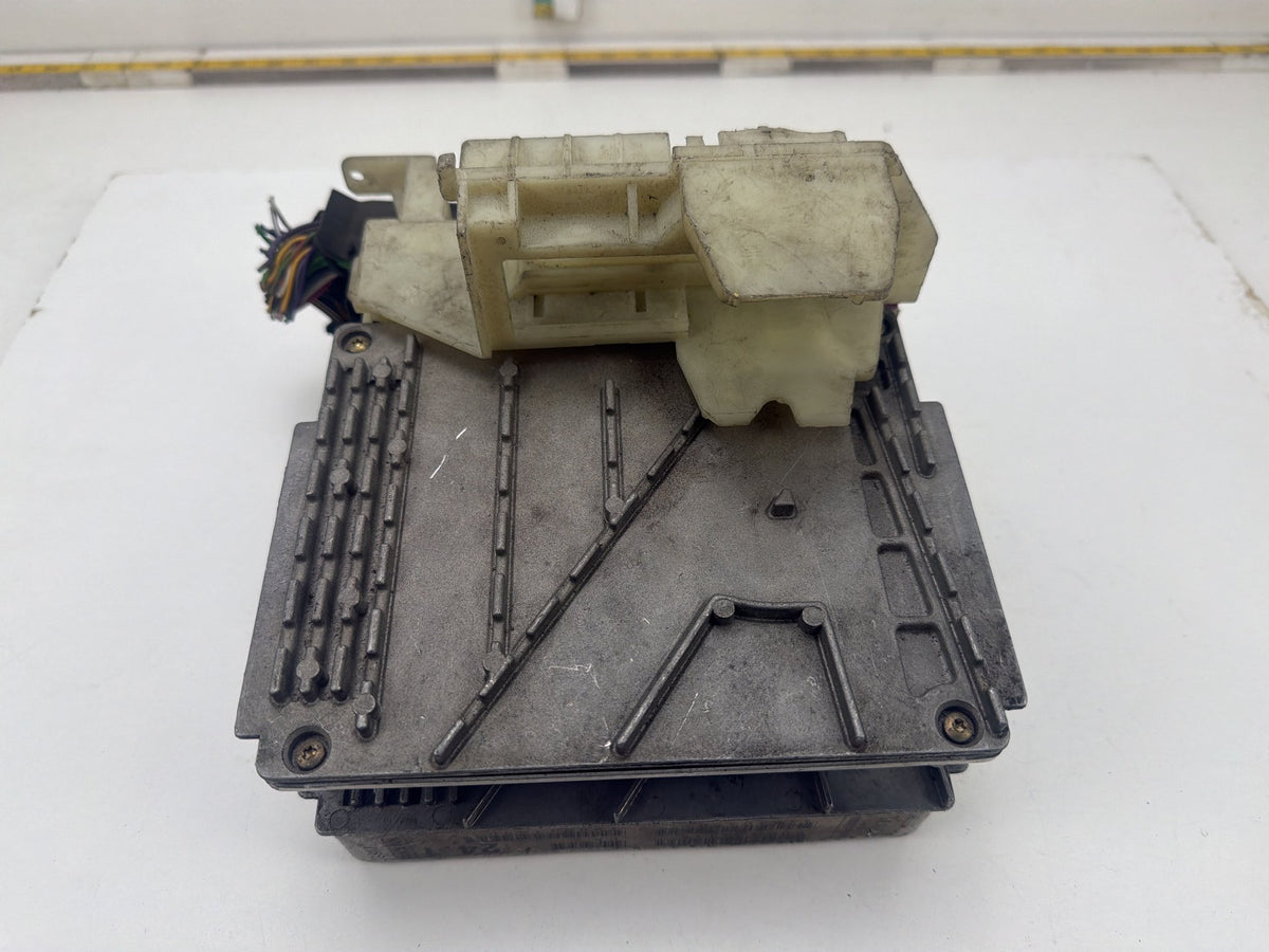 2000-2001 Volvo S80 Engine Computer Control Module Unit ECU 09470738B OEM