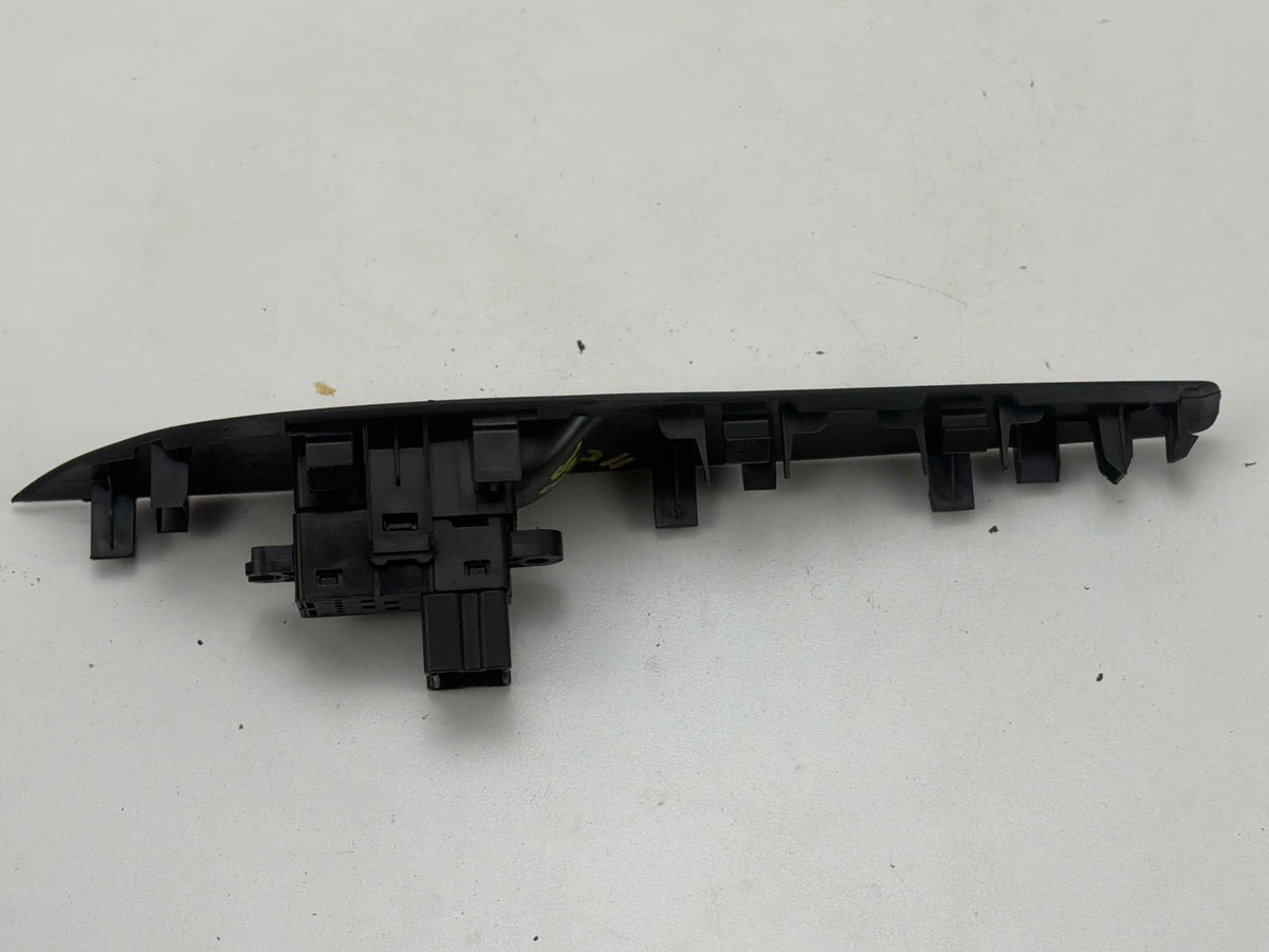 2013-2018 Nissan Altima - Rear Right Side Door Window Switch 82960-3TA0X OEM