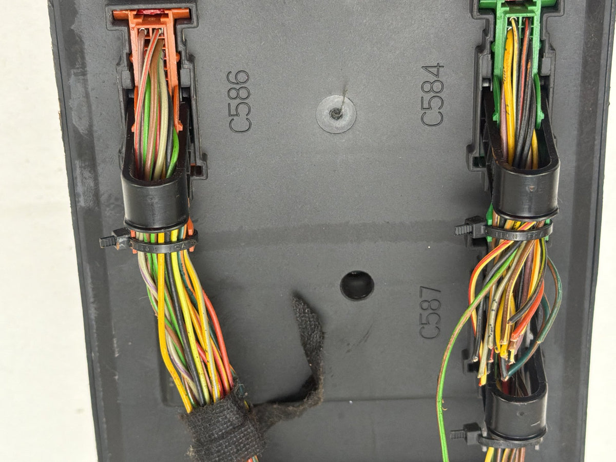 2010-2012 Land Rover Range Rover L322 Junction Fuse Box Body Control Module OEM