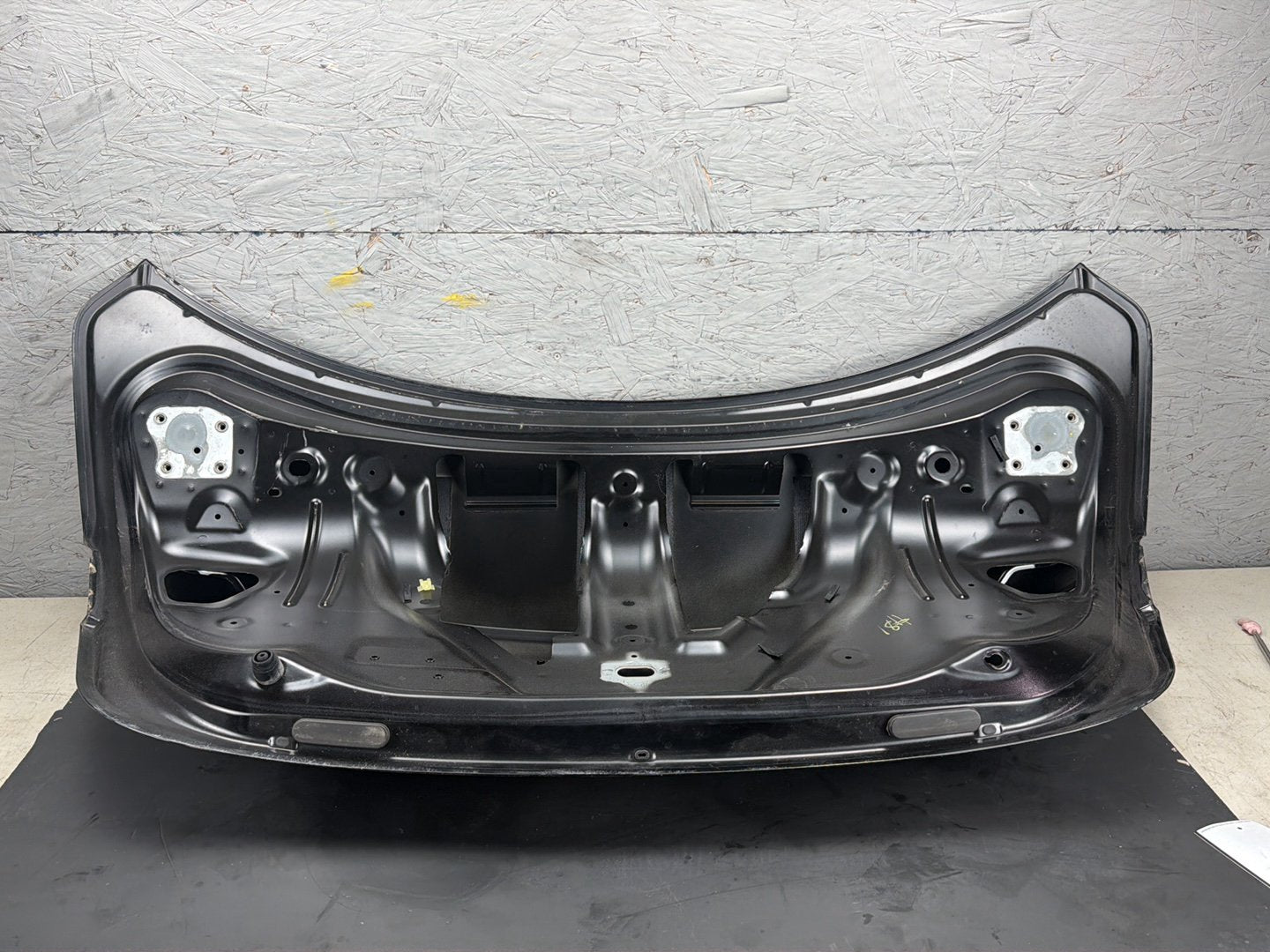 2014-2017 Maserati Ghibli M157 Rear Trunk Lid Shell Cover Panel OEM