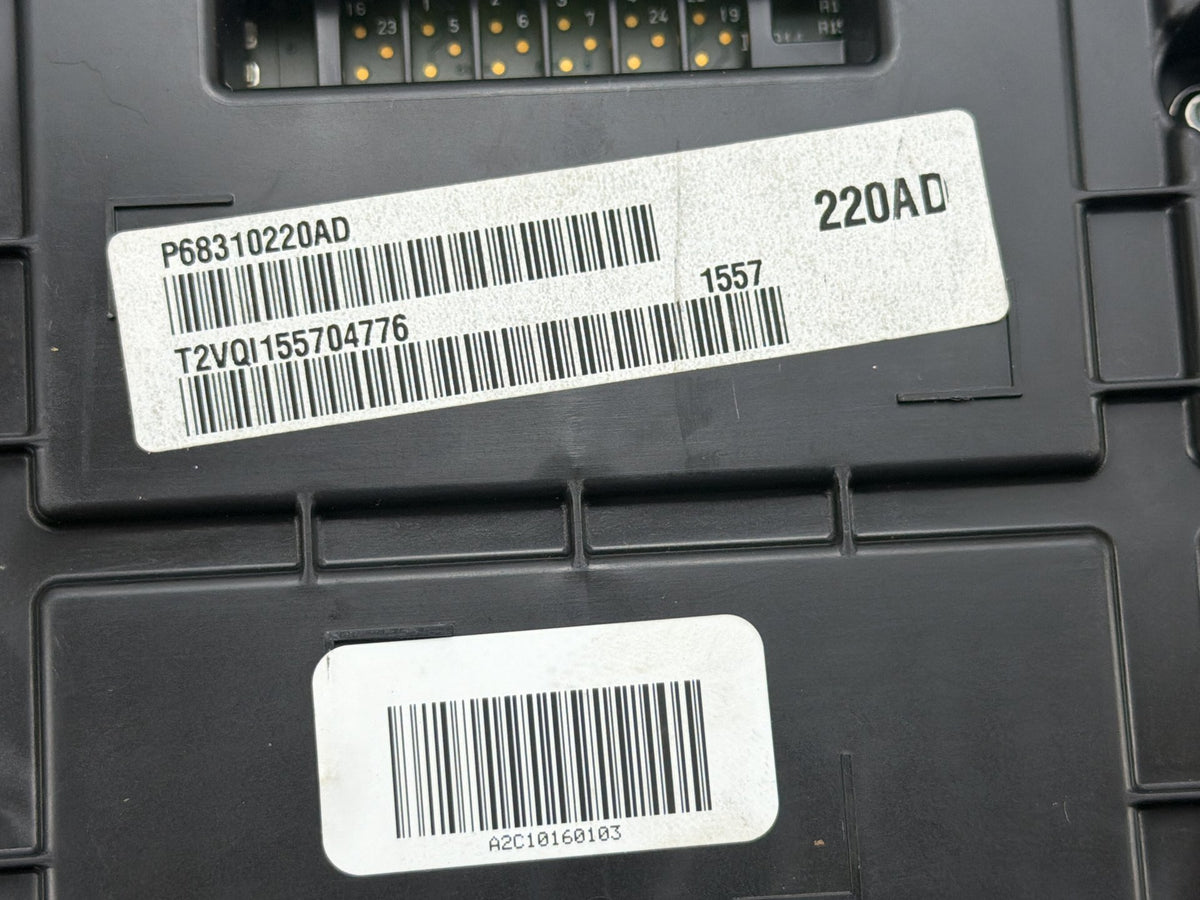 2017 Chrysler 300 Speedometer Instrument Cluster P68310220AD 34K Miles OEM