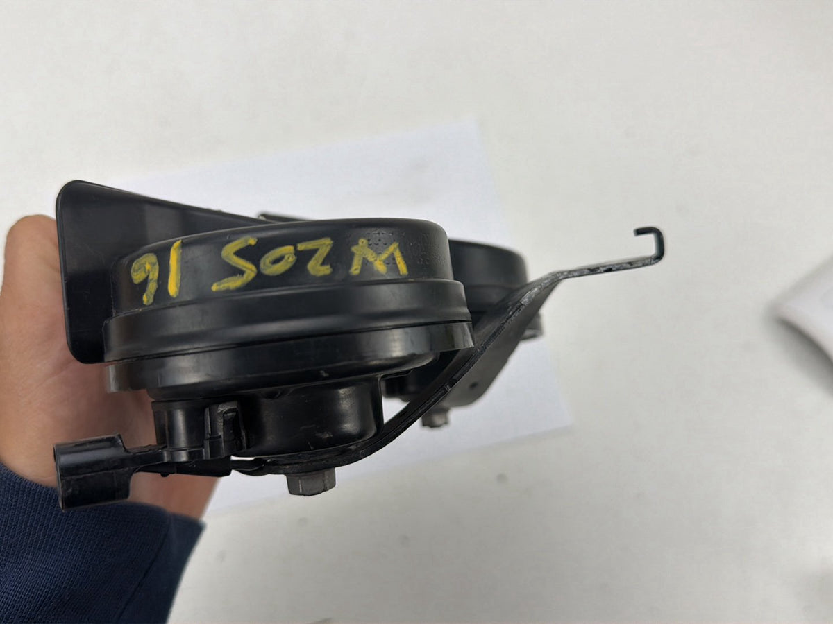 2015-2018 Mercedes-Benz C-Class C300 W205 Dual Warning Alarm Horns Assembly OEM