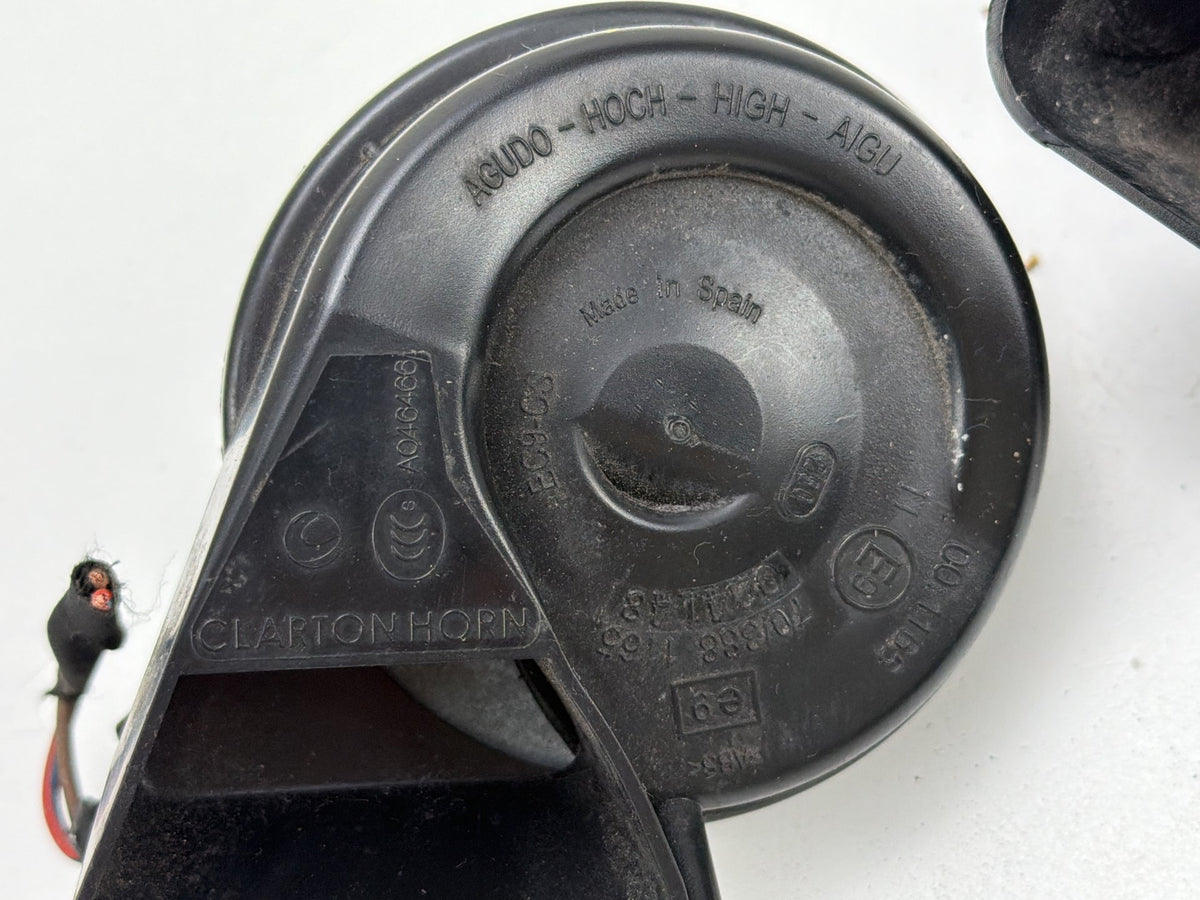 2012-2018 Audi A7 Dual Tone High Low Pitch Horn Set 4G0951221 4G0951223 OEM