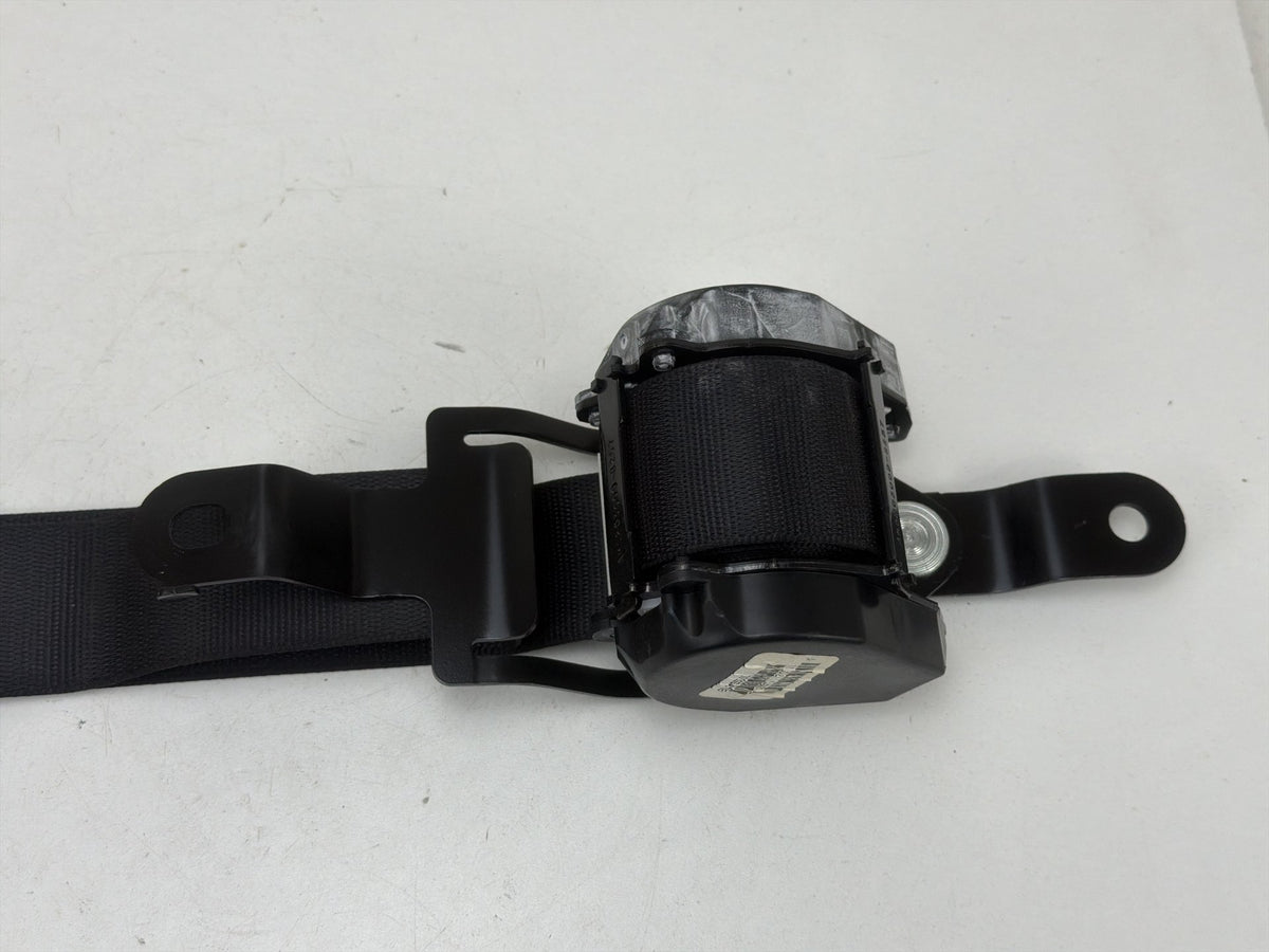 2007-2013 BMW X5 Rear Left Driver Side 2nd Row Seat Belt 606345501C OEM