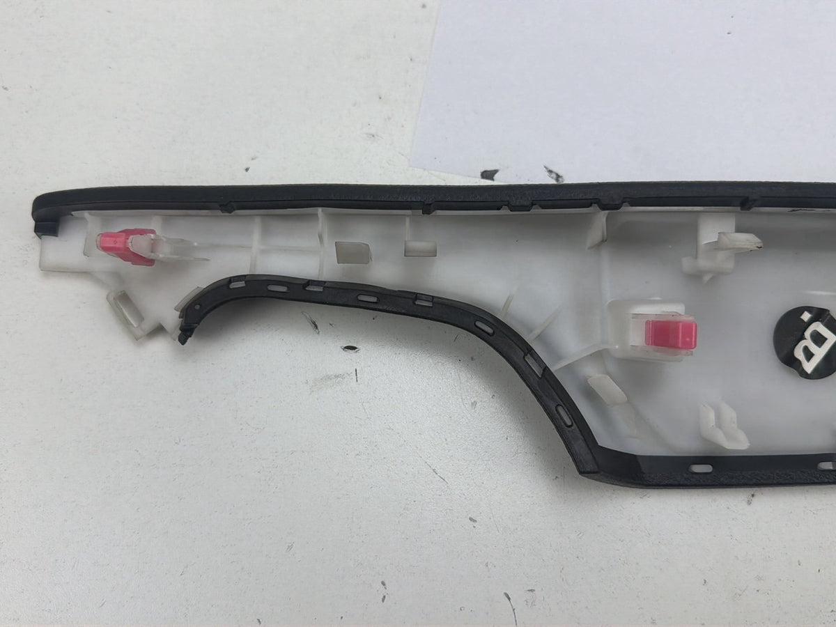 2015 Toyota Camry Front Right Passenger Side Door Armrest Trim Panel OEM