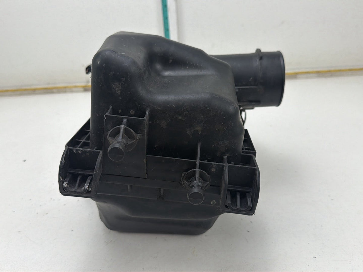 2013-2019 Nissan Sentra Air Intake Cleaner Filter Housing Box 3RC20 OEM