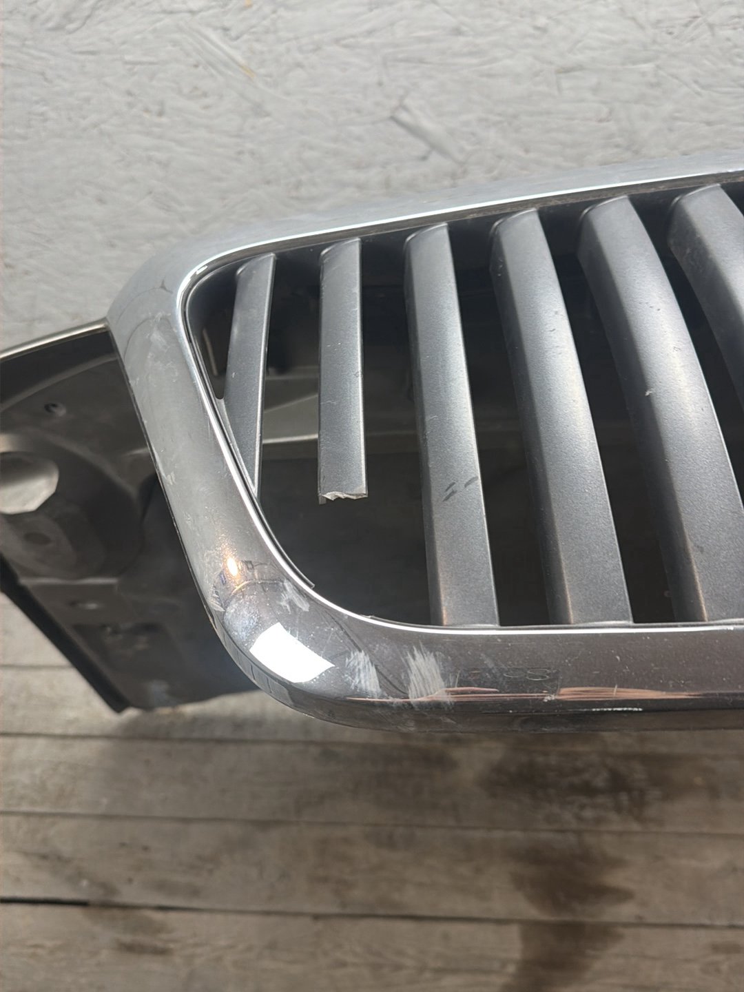 2003-2006 Lincoln Navigator U228 - Front Hood Bonnet OEM
