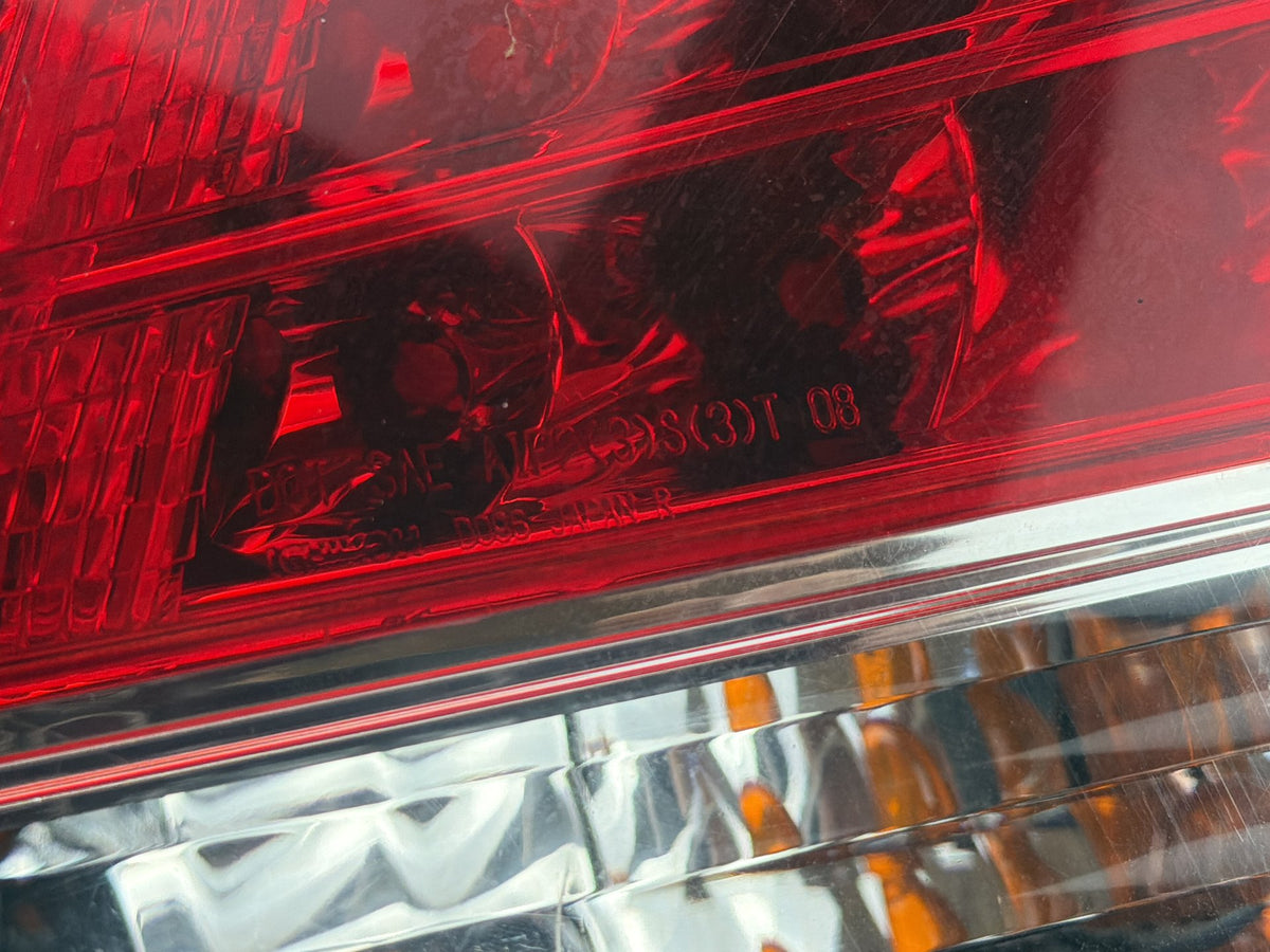2011-2014 Nissan Murano Rear Right Passenger Side Quarter Panel Tail Light OEM