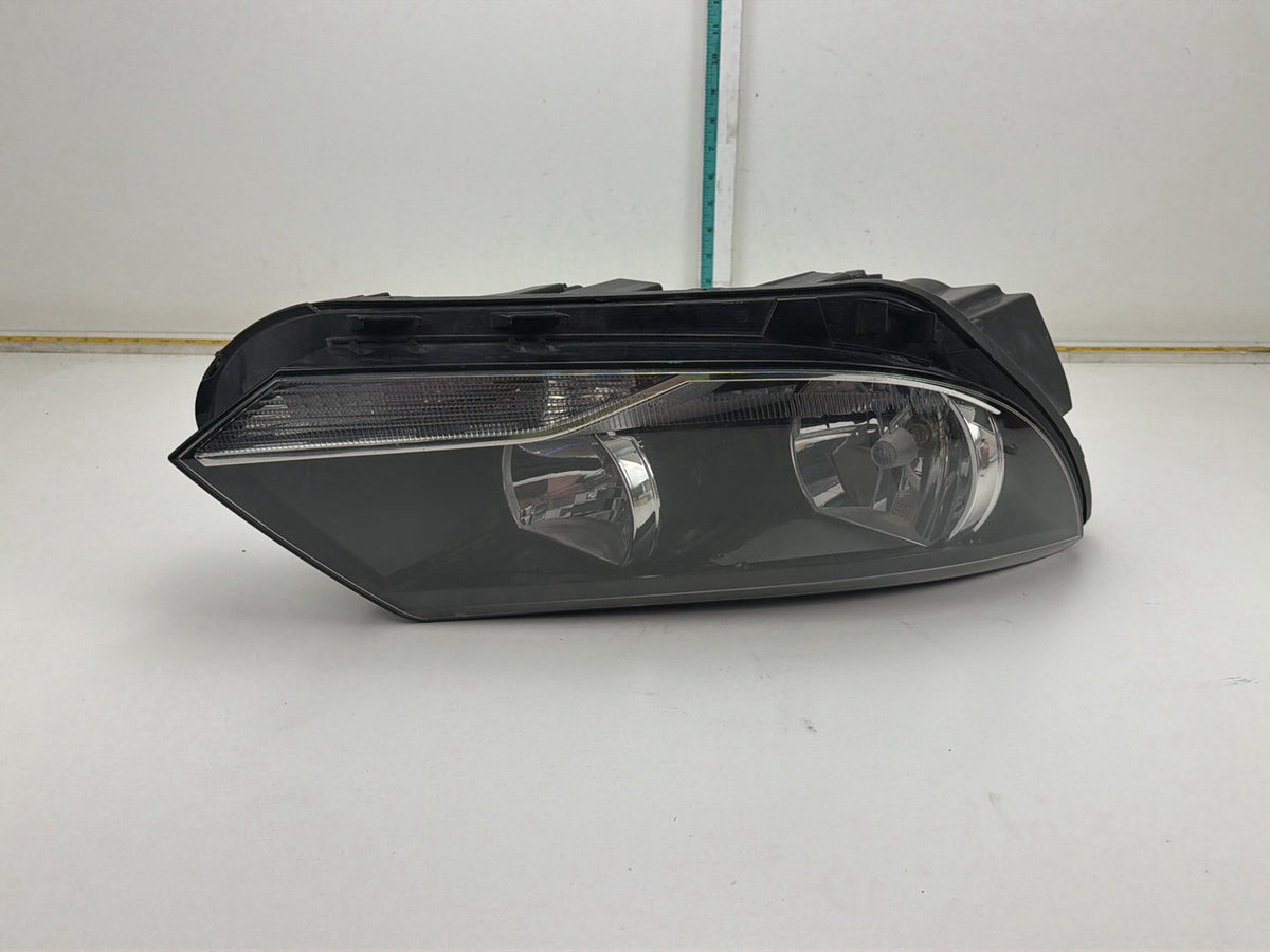 2013-2017 Volkswagen Tiguan Front Right Passenger Side Headlamp 5N941006B OEM