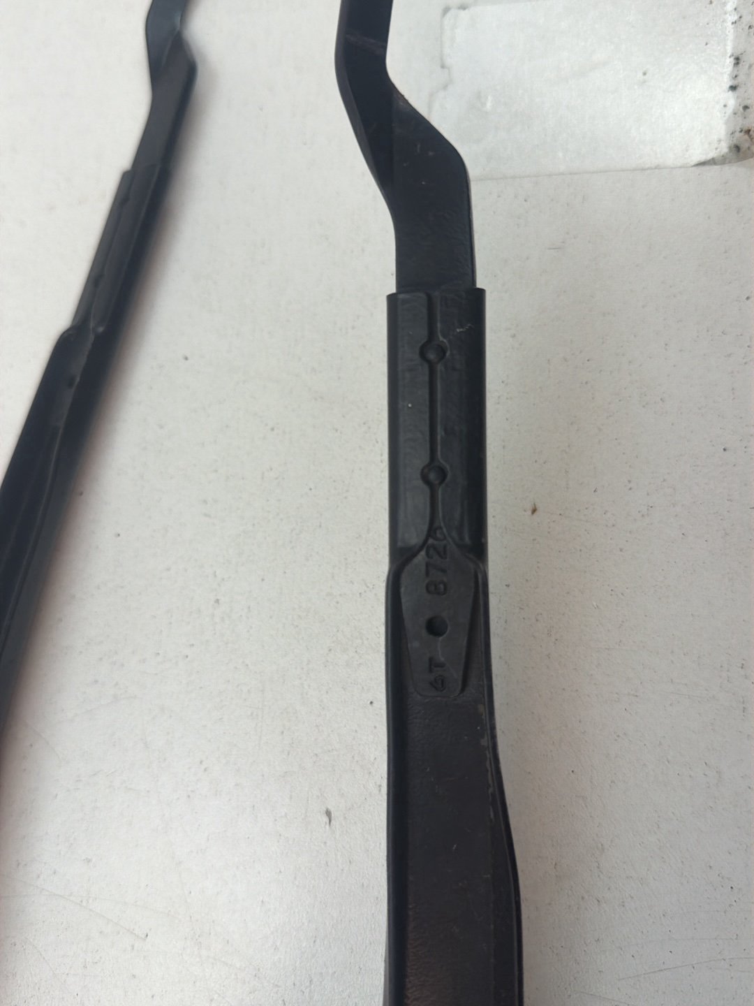 2015-2020 Toyota Sienna L30 Front Left/Right Windshield Wiper Arm Pair OEM