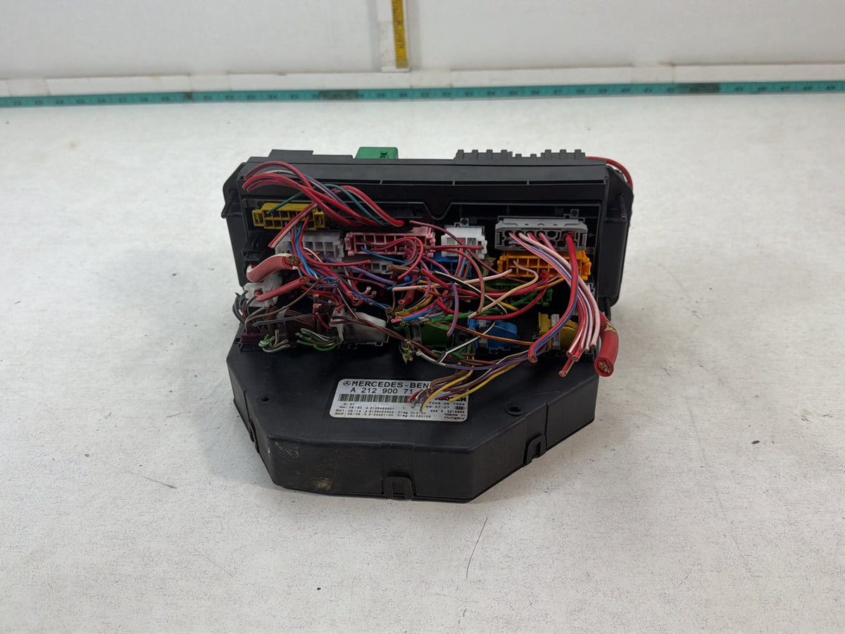 2010-2016 Mercedes-Benz E-Class Front Sam Module Fuse Relay Box A2129007104 OEM