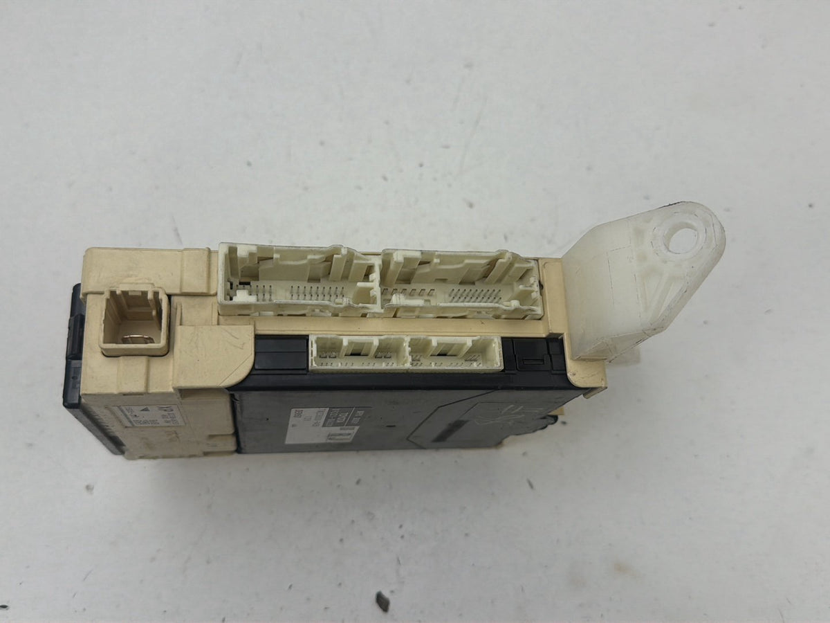 2015-2017 Toyota Camry XV50 - Multiplex Body Control Module 89221-06220 OEM