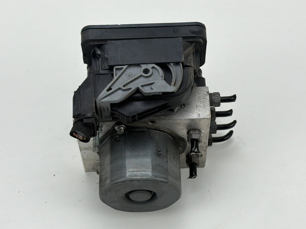2014-2017 Maserati Ghibli ABS Pump Control Module & Modulator 670031589 OEM