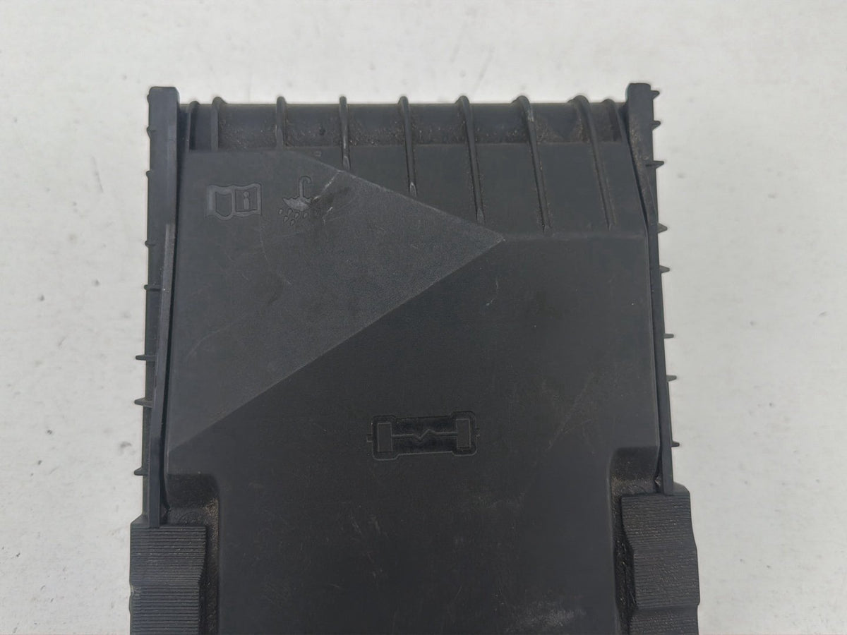 2009-2012 Volkswagen Passat Engine Fuse Relay Box Cover Trim 1K0937132F OEM