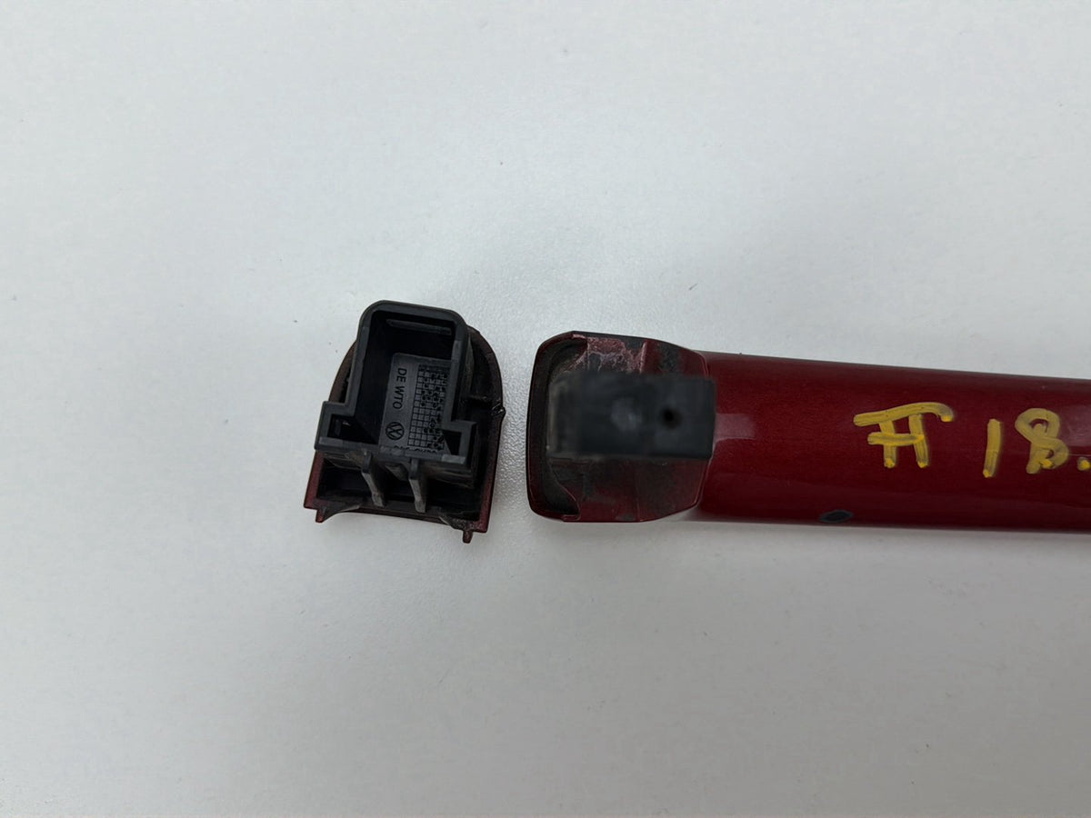 2013-2017 Volkswagen Tiguan Right Front Door Handle 5N0-837-205-M OEM