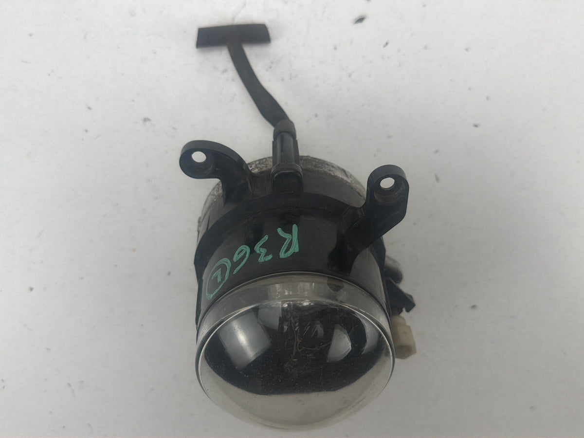 2001-2003 BMW 330Ci Front Left Driver Side Fog Light 8371907 OEM