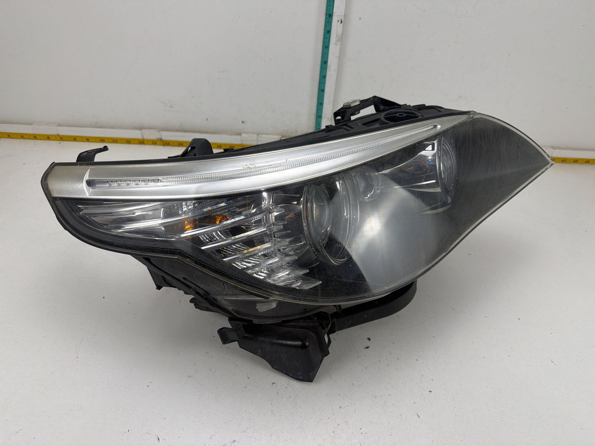 2008-2010 BMW E60 E61 528i 535i 550i Right Xenon HID Headlight 7044676 OEM