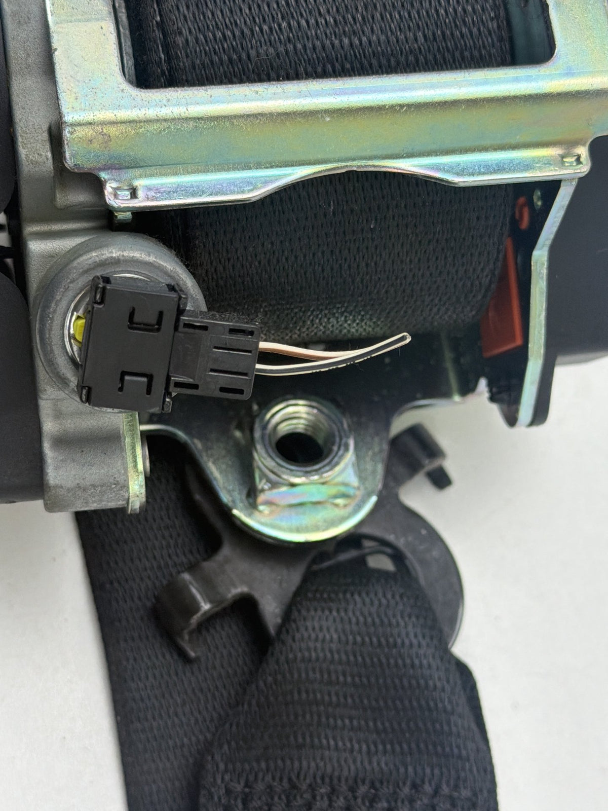 2011-2013 BMW 550i xDrive F10 Front Left Driver Side Seat Belt Retractor OEM