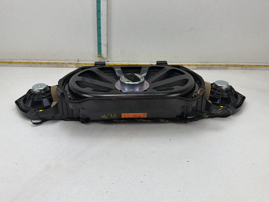 2007-2013 Mercedes-Benz S-Class 550 W221 Subwoofer Speakers A2218208102 OEM