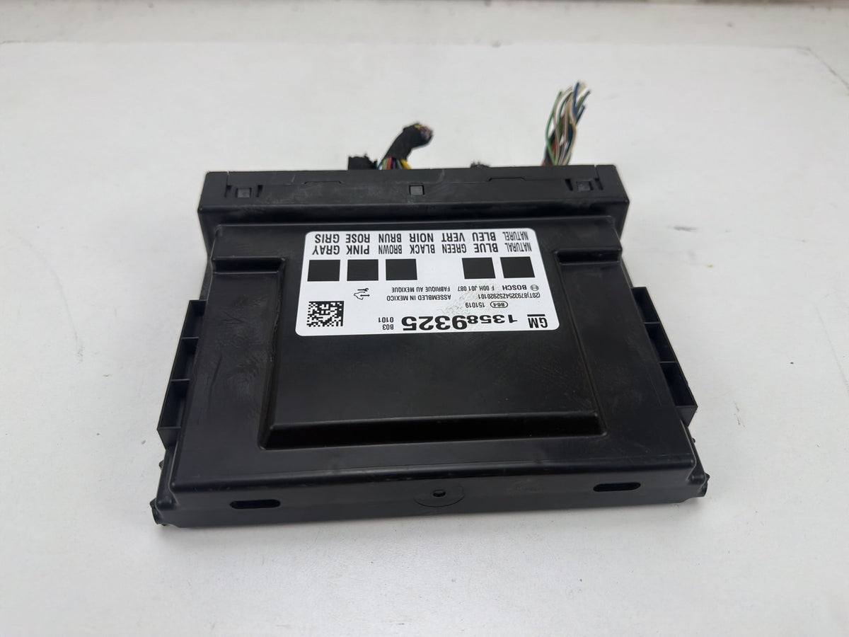 2013-2016 Chevrolet Cruze Body Control Module BCM 13589325 OEM