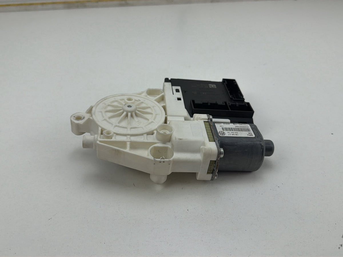 2013-2017 Volkswagen Tiguan Right Front Window Regulator/Motor OEM