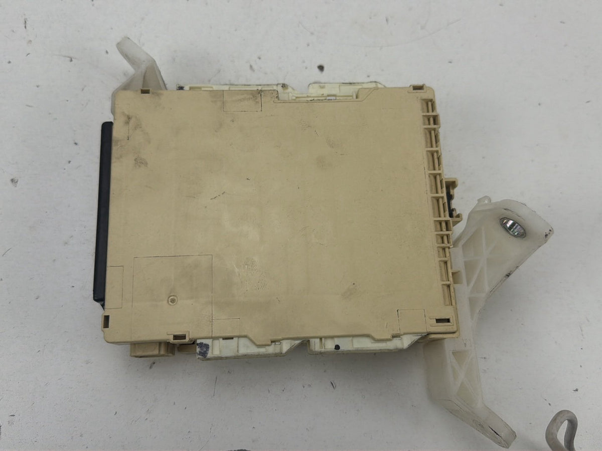 2015-2017 Toyota Camry XV50 - Multiplex Body Control Module 89221-06220 OEM