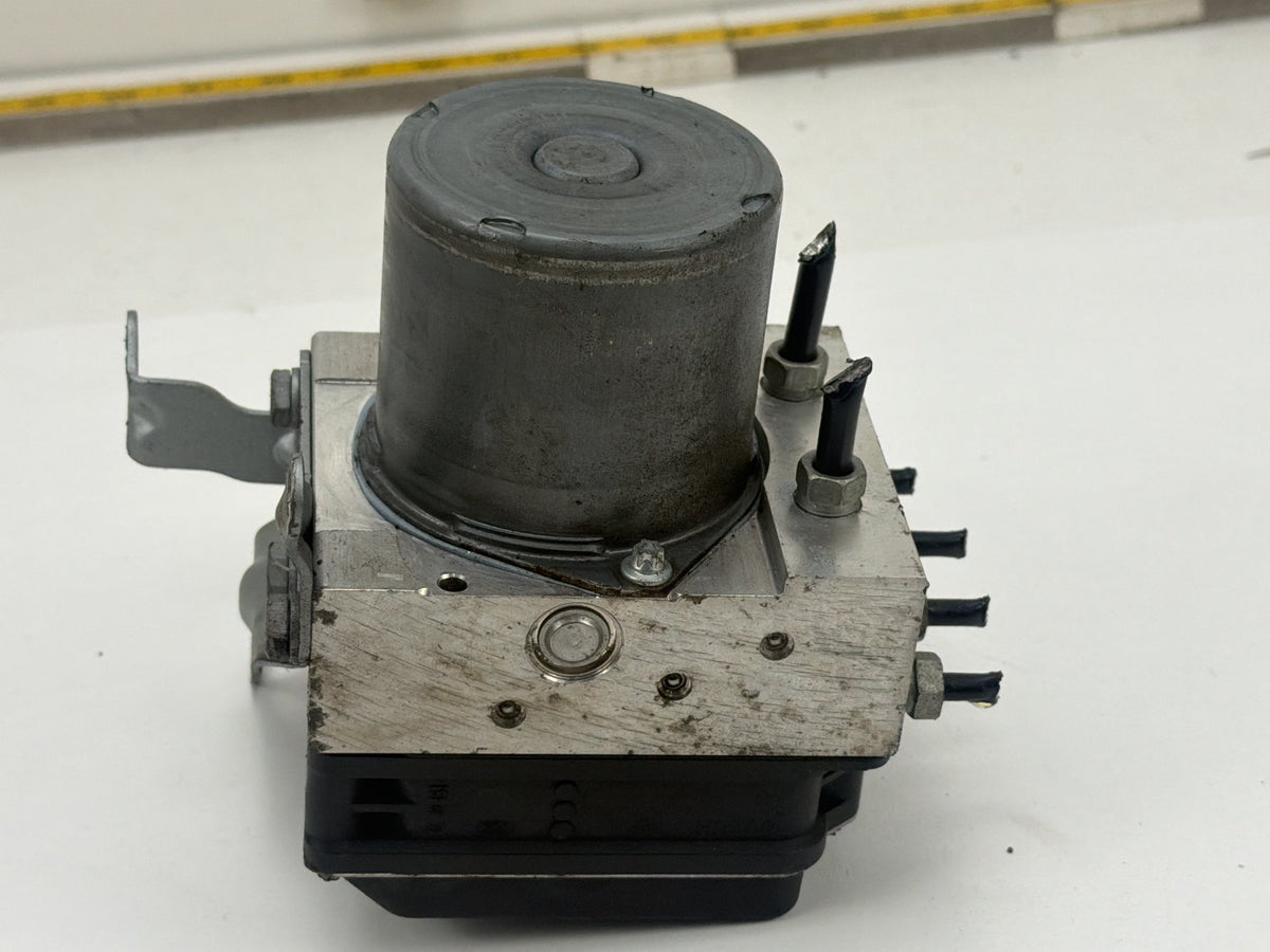 2009-2011 BMW 335i xDrive ABS Pump Anti-Lock Brake Pump 6768550, 6780161 OEM