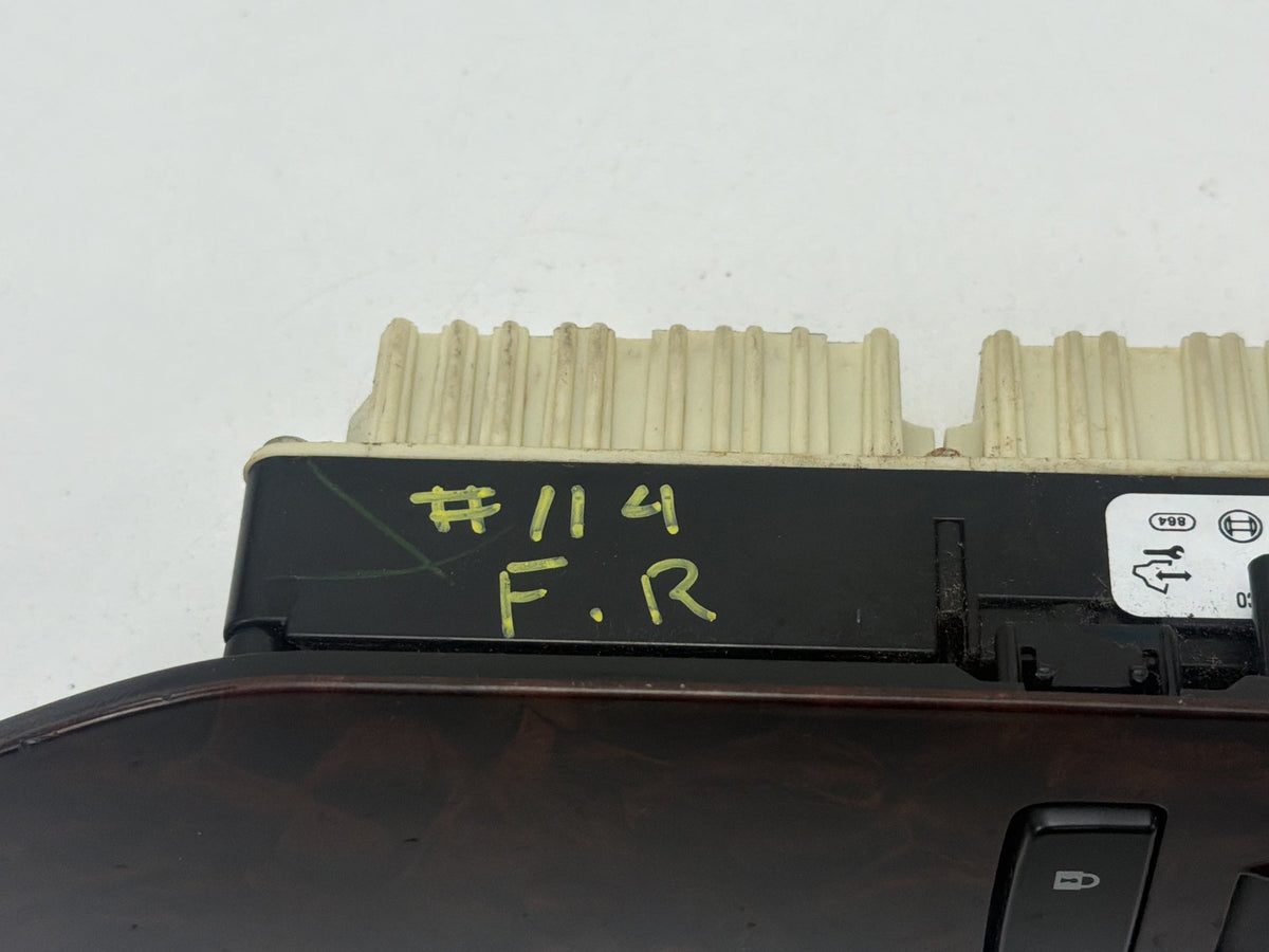 2007-2014 GMC DENALI GMT900 Front Right Side Power Window Switch 15906882 OEM