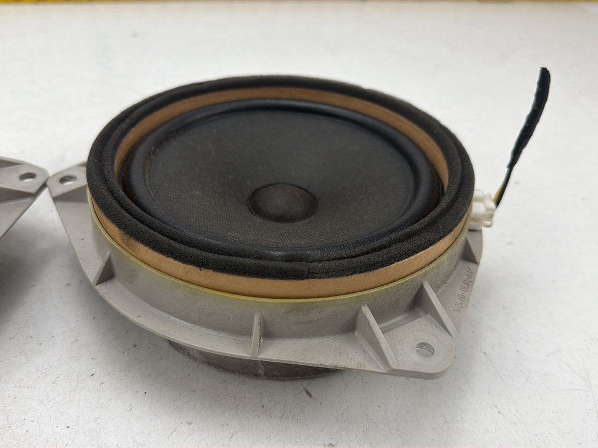2003-2005 Toyota 4Runner Rear Left & Right Side Door Audio Speaker Set of 2 OEM