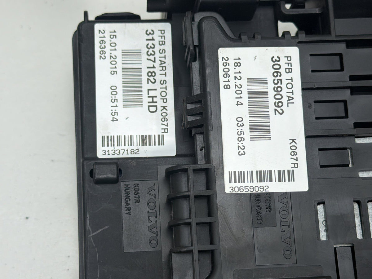 2015-2018 Volvo S60 - Engine Bay Fuse Box 30659092 OEM