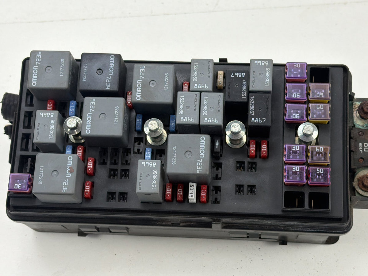 2006 Chevrolet Malibu Engine Fuse Relay Box 13551880 OEM