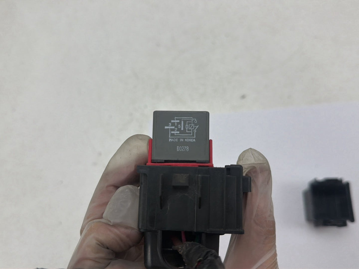 2011-2013 Dodge Durango External Fuel Pump Recall Relay Block 68269523AD OEM