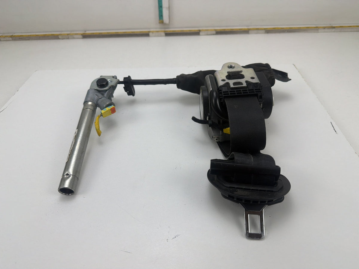 2014-2020 Maserati Quattroporte Front Left Driver Side Seat Belt IIG6154937D OEM