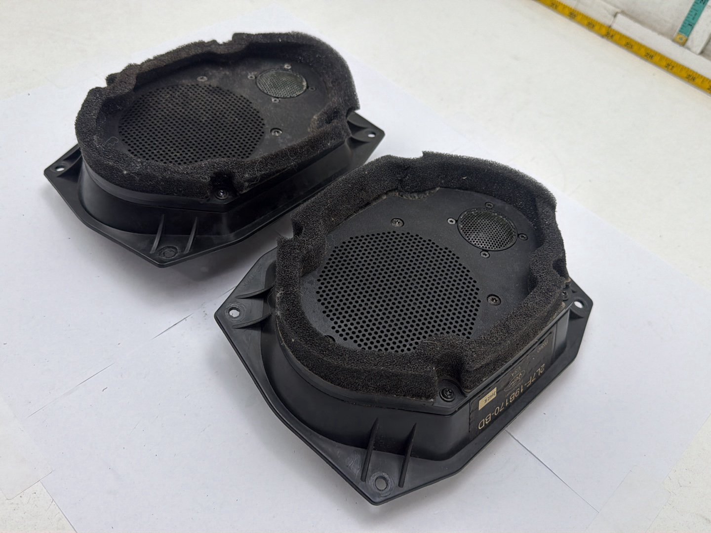 2003-2006 Lincoln Navigator Front Left/Right Side Door Audio Speakers Pair OEM