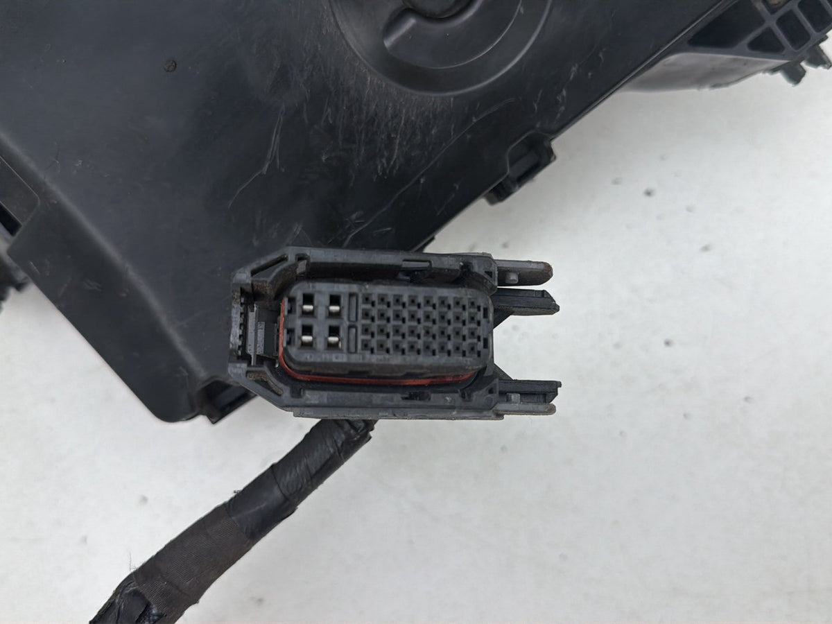 2010-2011 Toyota Prius 1.8L Engine Fuse Relay Box Block Assembly 82641-47040 OEM