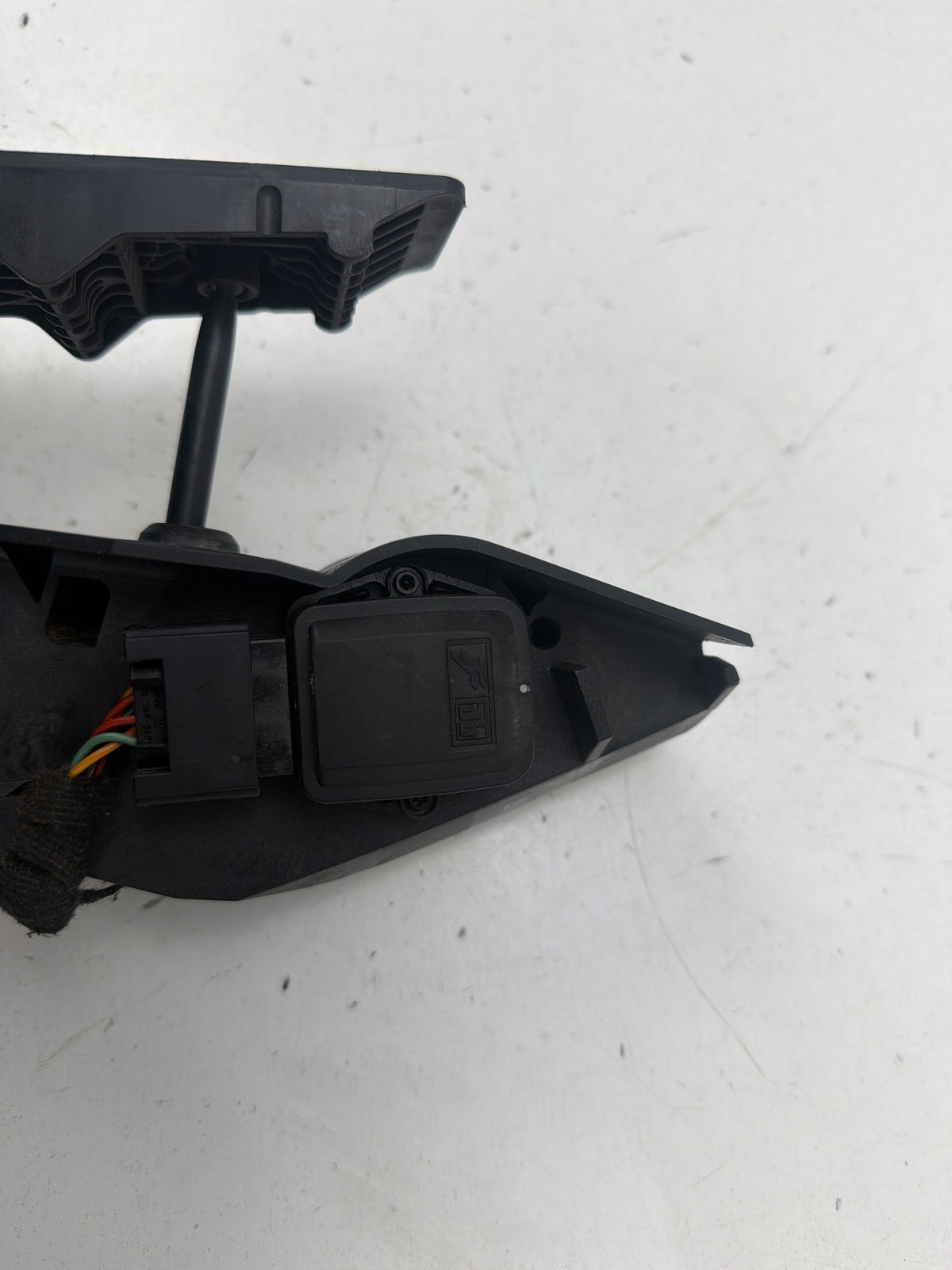 2010-2013 Land Rover Range Rover Accelerator Gas Pedal Assembly OEM