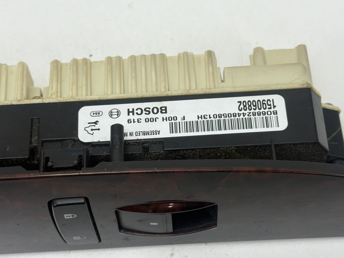 2007-2014 GMC DENALI GMT900 Front Right Side Power Window Switch 15906882 OEM