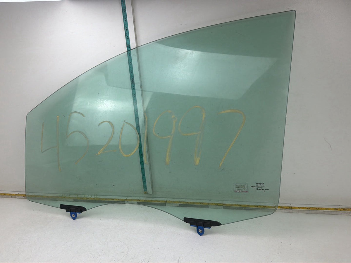 2017-2020 Toyota Sienna Front Left Driver Side Door Window Glass 68102-08050 OEM