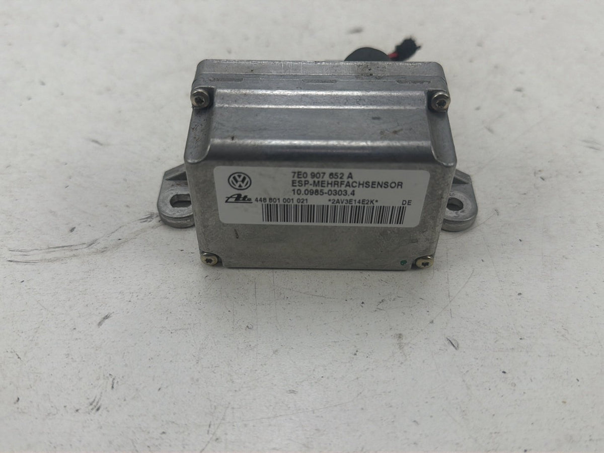 2004-2006 Porsche Cayenne - Turn Yaw Rate Speed Sensor Module 7E0907652A OEM
