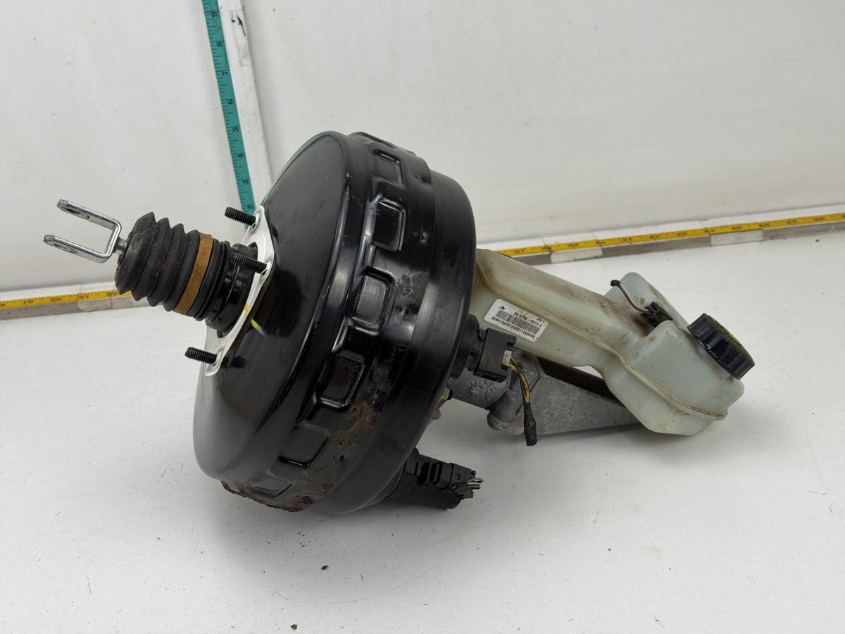 2006-2013 Mercedes-Benz R350 Power Brake Booster Master Cylinder Reservoir OEM