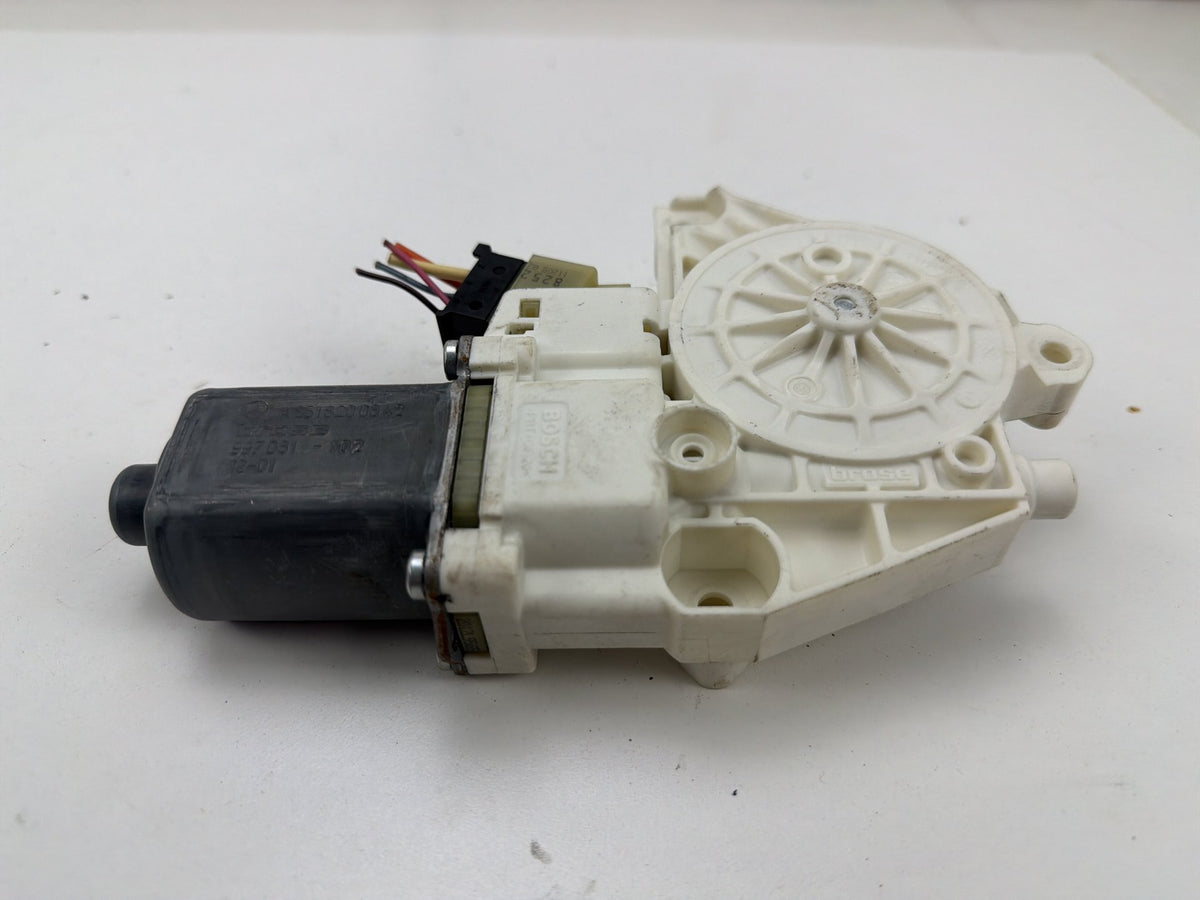 2006-2012 Mercedes-Benz R350 Front Right Window Regulator Motor A2518200842 OEM