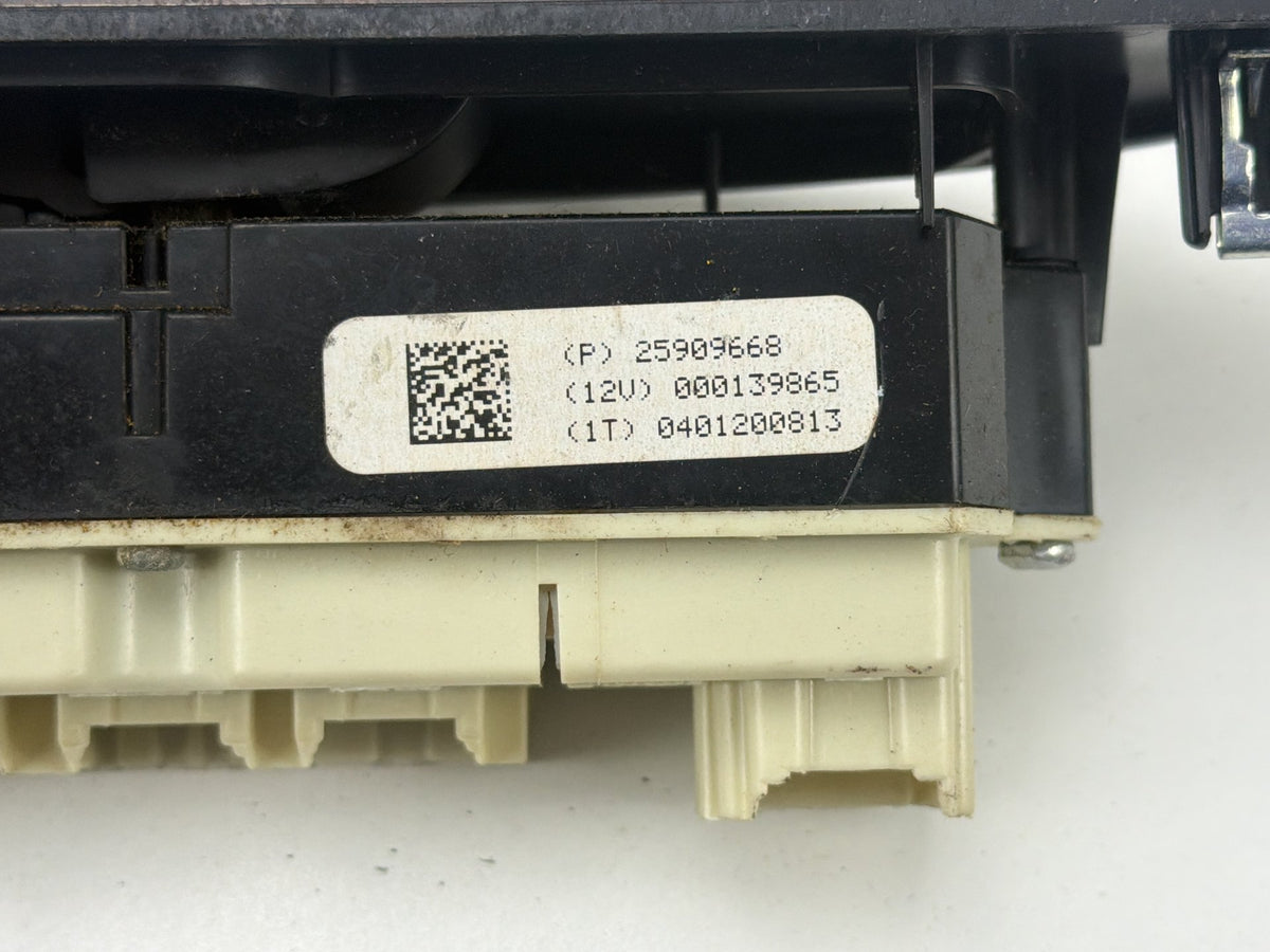 2007-2014 GMC DENALI GMT900 Front Right Side Power Window Switch 15906882 OEM